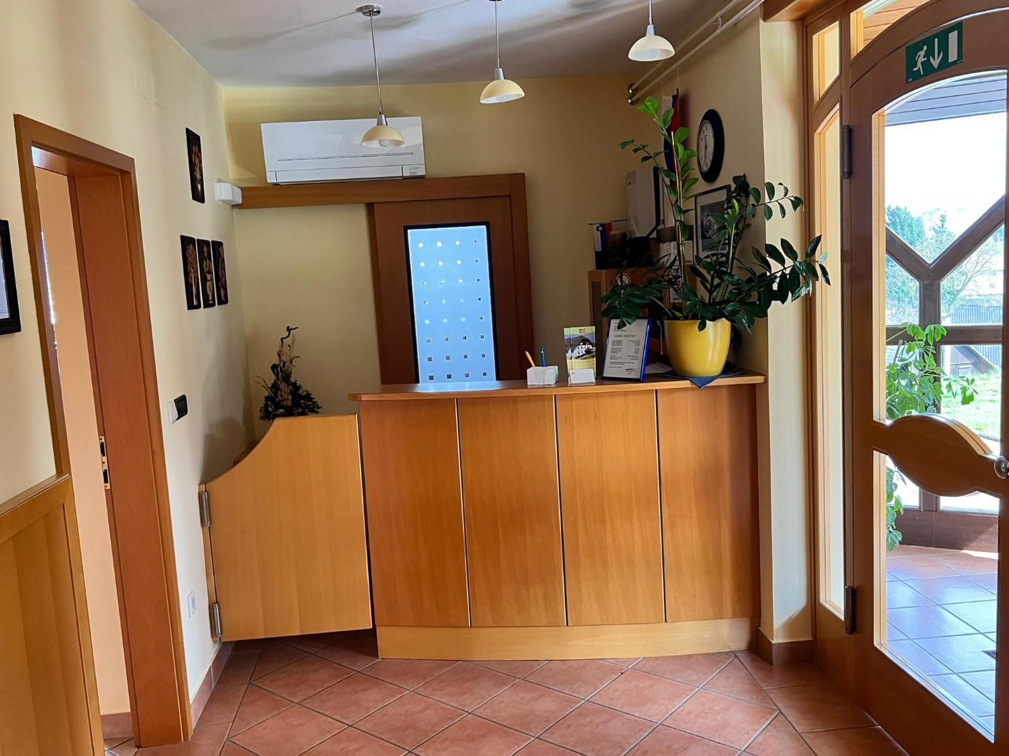Mini hotel Шкофья-Лока Экстерьер фото